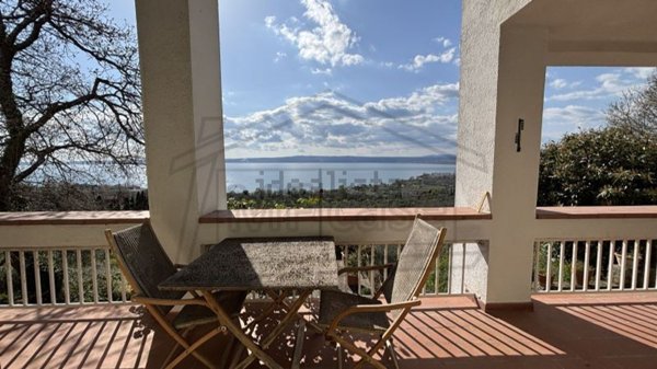 casa indipendente in vendita a Bolsena