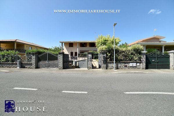 casa indipendente in vendita a Bolsena