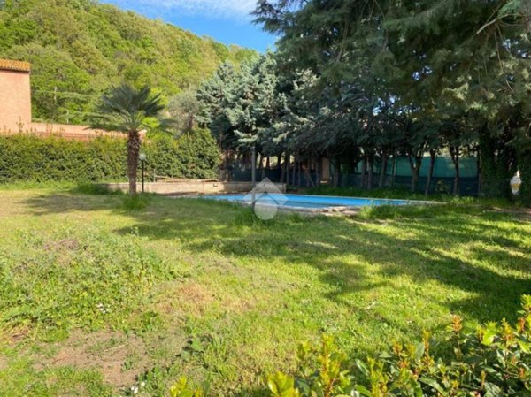 casa indipendente in vendita a Bolsena