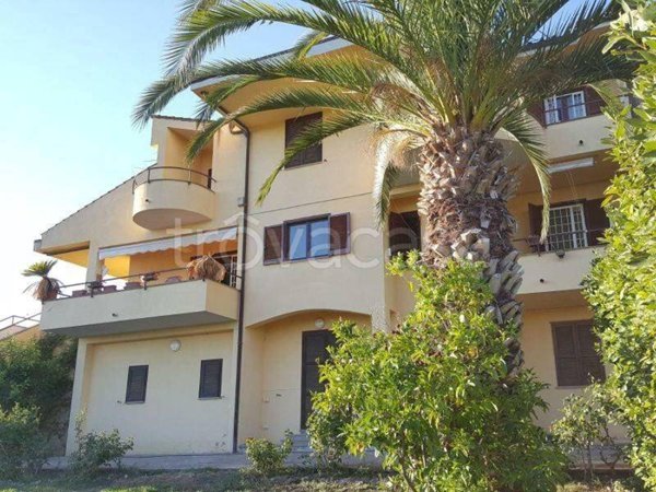 casa indipendente in vendita a Bolsena