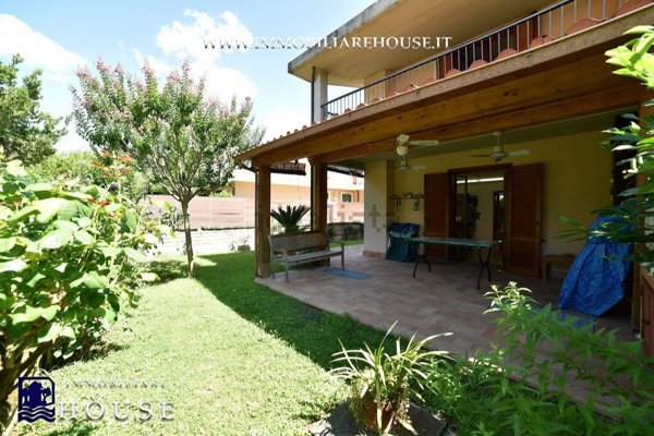 casa indipendente in vendita a Bolsena