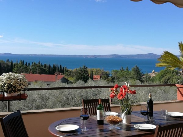 casa indipendente in vendita a Bolsena