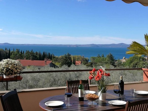 casa indipendente in vendita a Bolsena