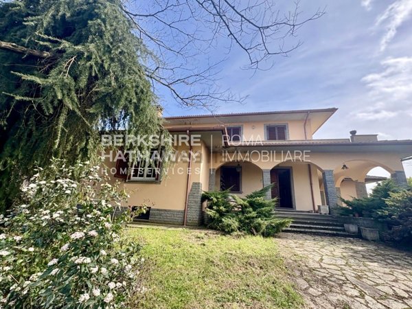casa indipendente in vendita a Bolsena