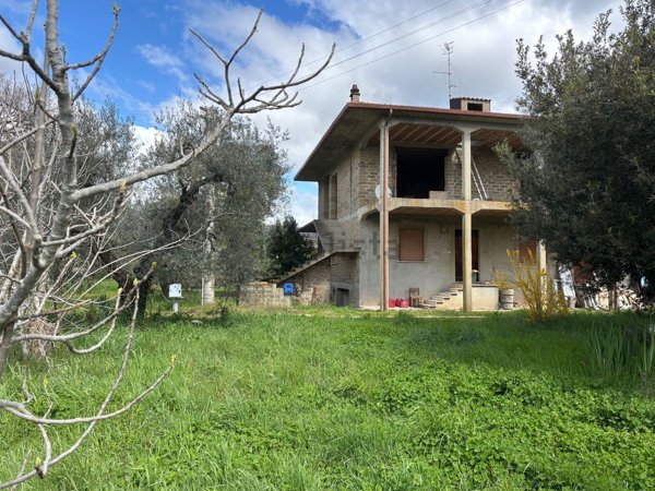 casa indipendente in vendita a Bolsena