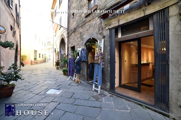 locale commerciale in vendita a Bolsena