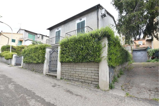 casa indipendente in vendita a Bolsena