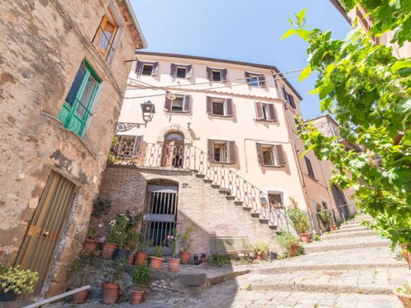 casa indipendente in vendita a Bolsena