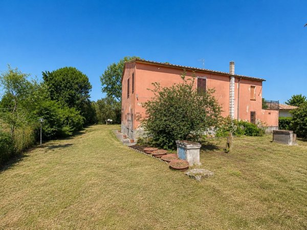 casa indipendente in vendita a Bolsena