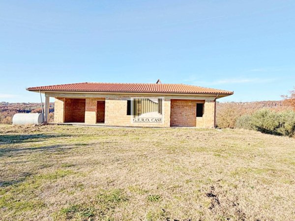 casa indipendente in vendita a Bolsena