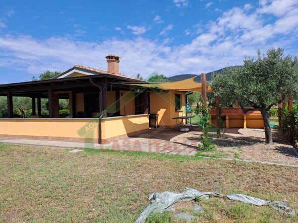 casa indipendente in vendita a Bolsena