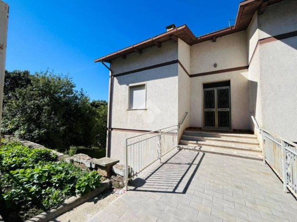 casa indipendente in vendita a Bomarzo