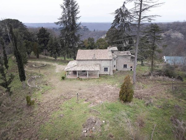 casa indipendente in vendita a Bomarzo