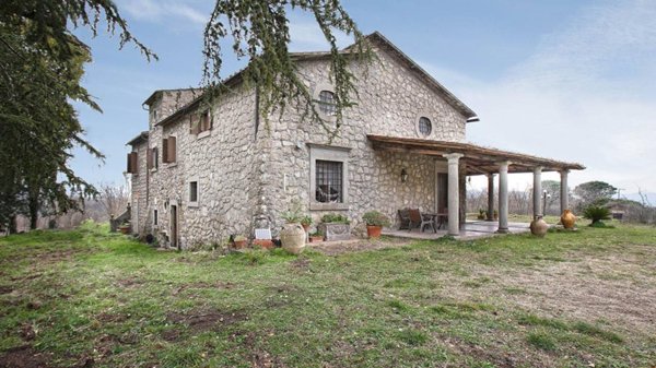 casa indipendente in vendita a Bomarzo