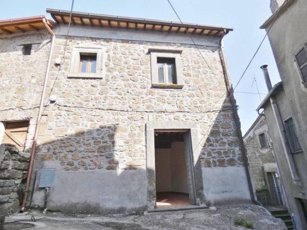 casa indipendente in vendita a Bomarzo