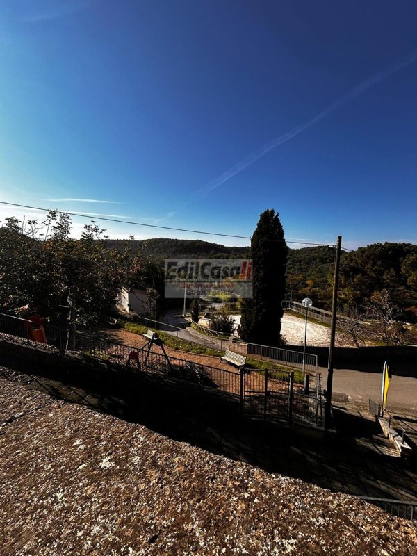 locale di sgombero in vendita a Bomarzo