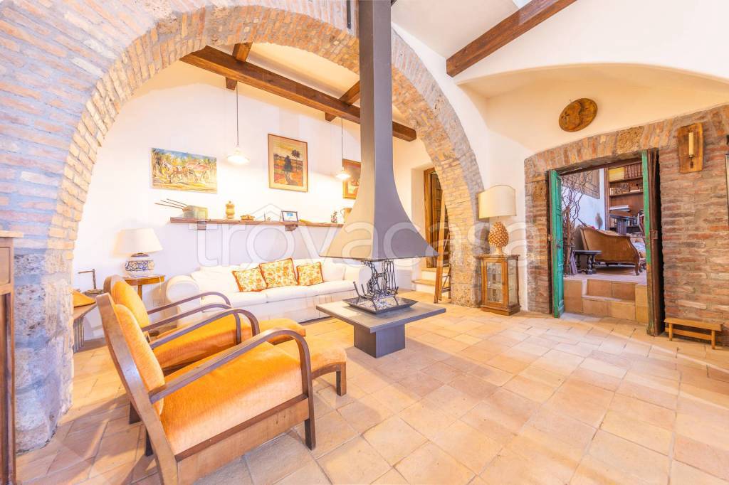 casa indipendente in vendita a Bomarzo
