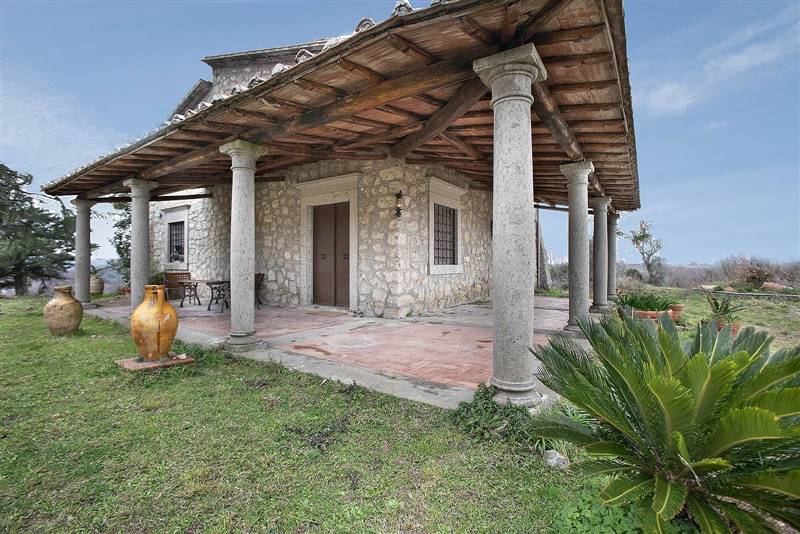 casa indipendente in vendita a Bomarzo