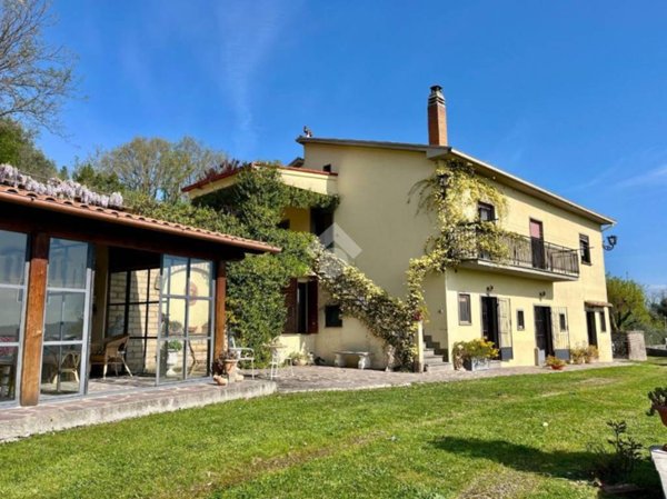 casa indipendente in vendita a Bomarzo