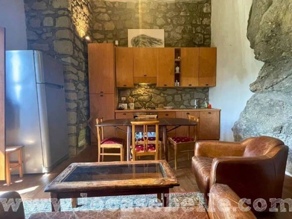 casa indipendente in vendita a Bomarzo