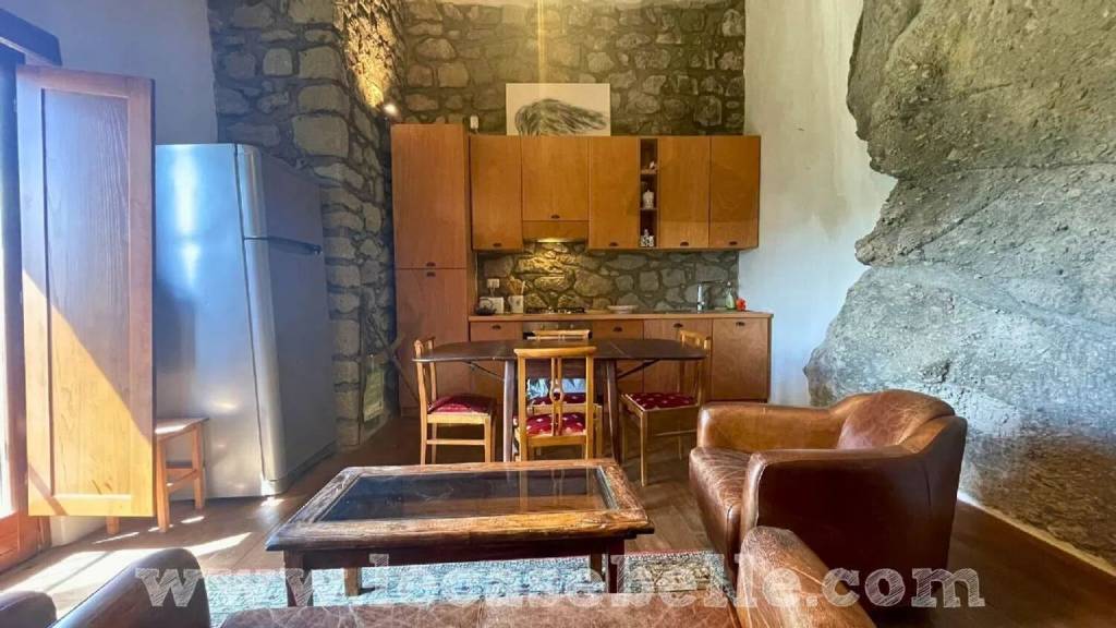 casa indipendente in vendita a Bomarzo