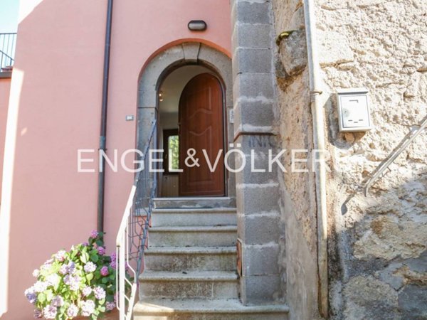 casa indipendente in vendita a Bomarzo