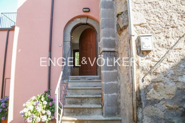 casa indipendente in vendita a Bomarzo