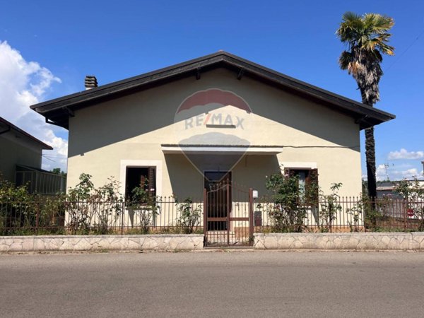 casa indipendente in vendita a Bomarzo
