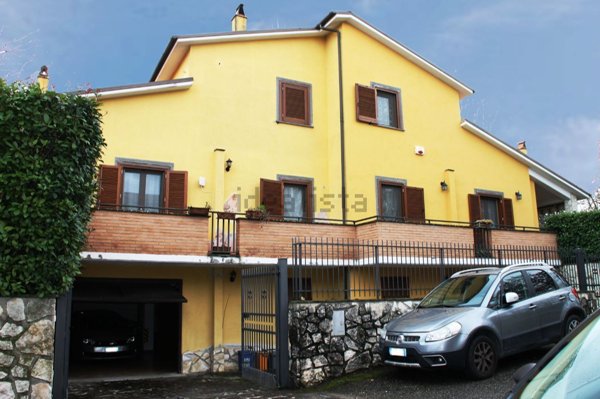 casa indipendente in vendita a Bomarzo