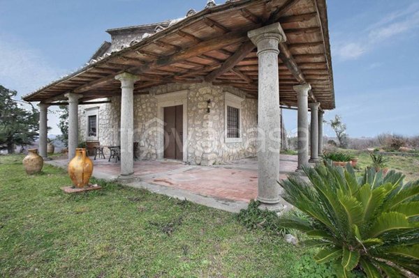 casa indipendente in vendita a Bomarzo