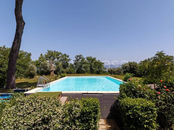casa indipendente in vendita a Bomarzo