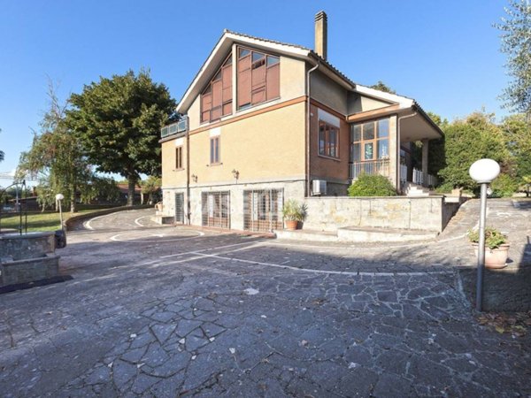 casa indipendente in vendita a Bomarzo
