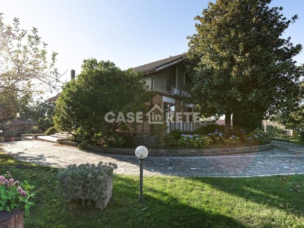 casa indipendente in vendita a Bomarzo