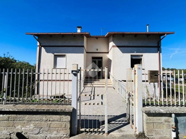 casa indipendente in vendita a Bomarzo