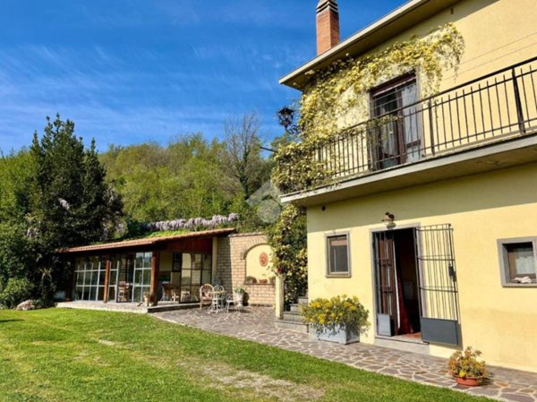 casa indipendente in vendita a Bomarzo