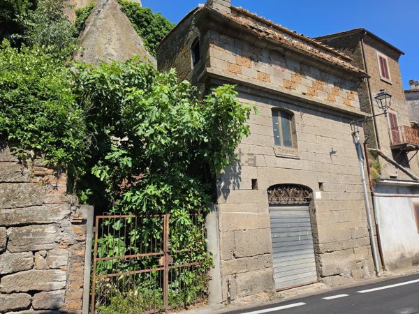 casa indipendente in vendita a Bomarzo