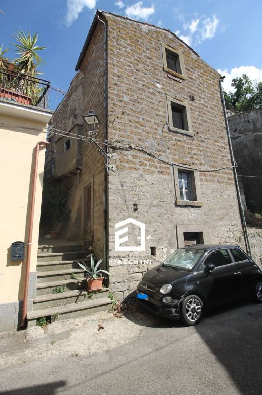 casa indipendente in vendita a Bomarzo