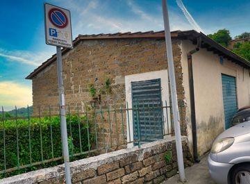 locale commerciale in vendita a Calcata