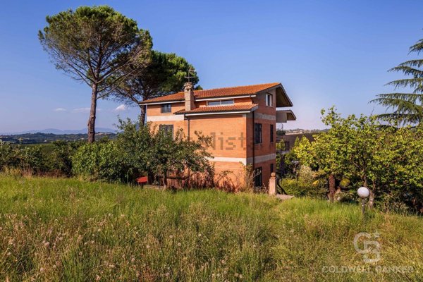 casa indipendente in vendita a Calcata