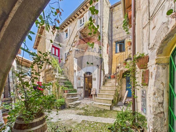 appartamento in vendita a Calcata