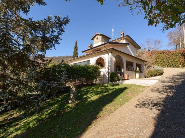 casa indipendente in vendita a Canepina