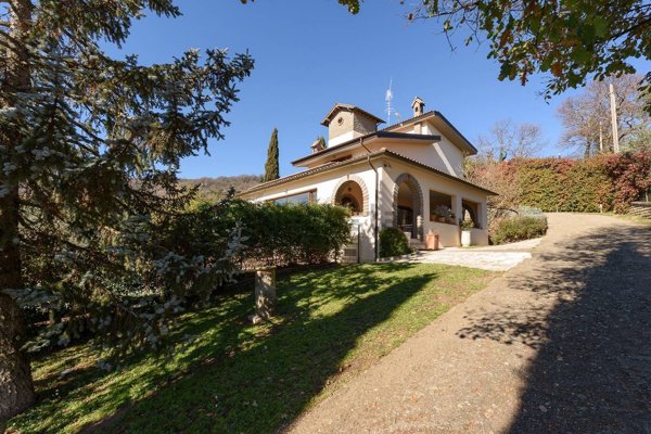 casa indipendente in vendita a Canepina