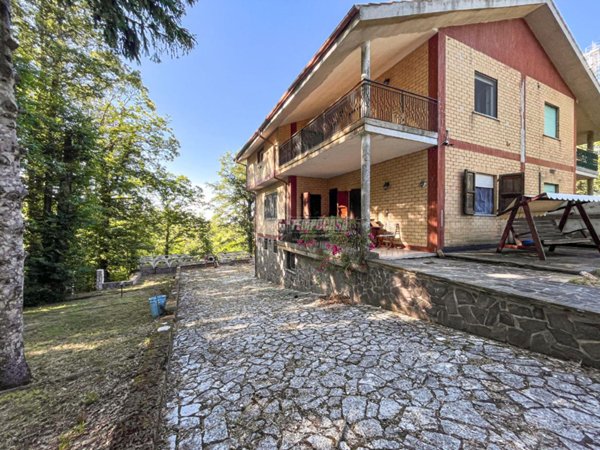 casa indipendente in vendita a Canepina