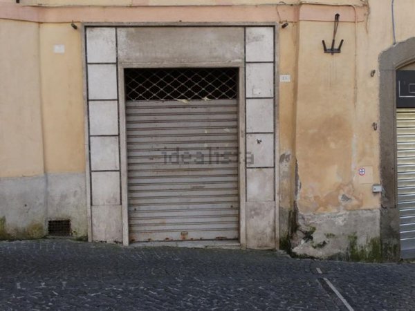 locale commerciale in vendita a Canepina