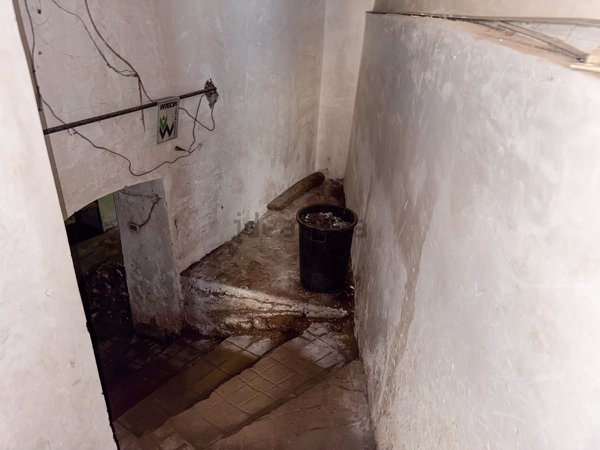 locale di sgombero in vendita a Canepina