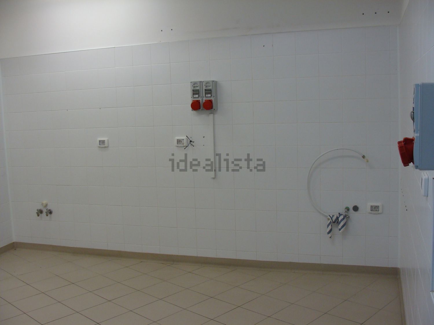 locale di sgombero in vendita a Canepina