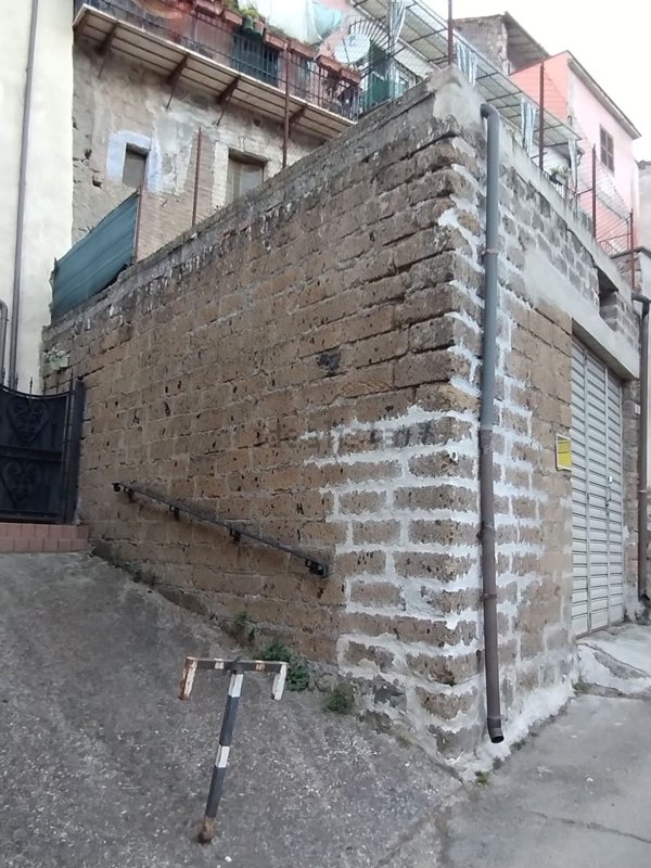 locale di sgombero in vendita a Canepina