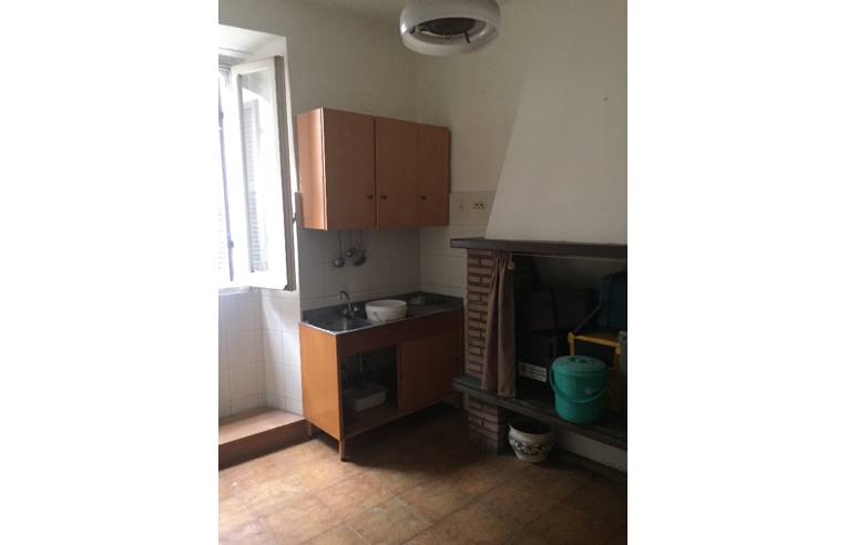 intera palazzina in vendita a Canepina