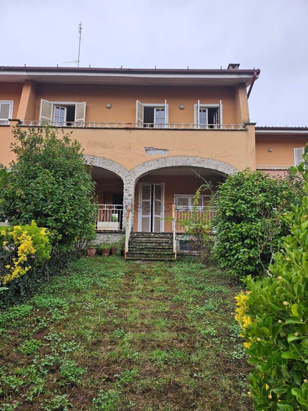 casa indipendente in vendita a Canepina