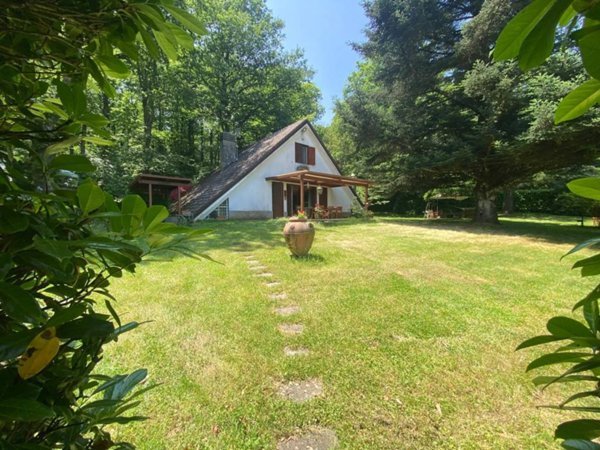 casa indipendente in vendita a Canepina